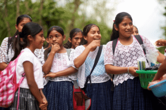 Guatemala abre 3,500 nuevas becas de inglés con enfoque en tecnología y turismo