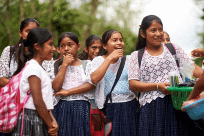 Guatemala abre 3,500 nuevas becas de inglés con enfoque en tecnología y turismo