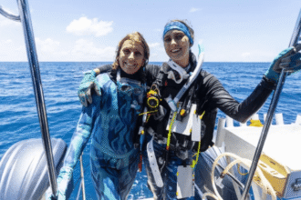 Madre e hija descubren la colonia de coral más grande del mundo