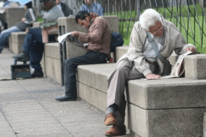 no es obligatorio estar trabajando